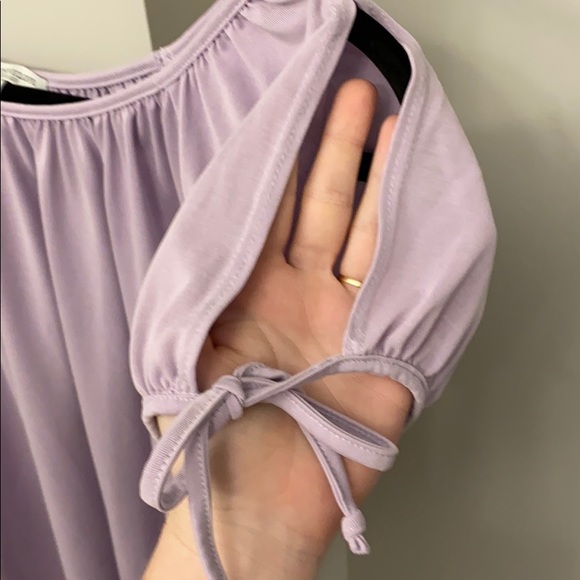 Light purple with cut out tied sleeves - Picture 3 of 3